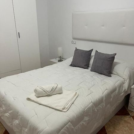El Torreon 3 Apartment Lora del Rio Bagian luar foto