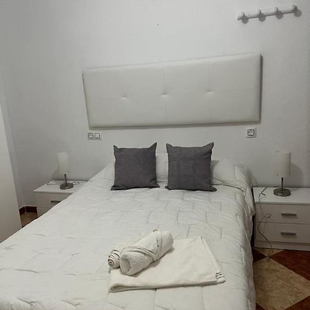 El Torreon 3 Apartment Lora del Rio Bagian luar foto
