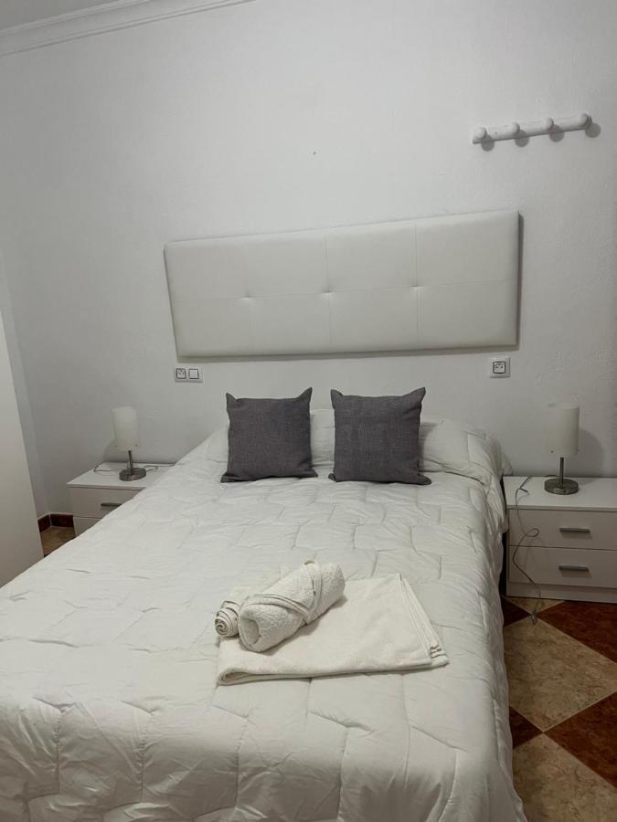 El Torreon 3 Apartment Lora del Rio Bagian luar foto